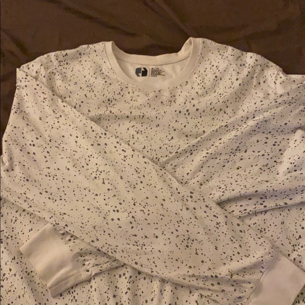 Men’s long sleeve sweater